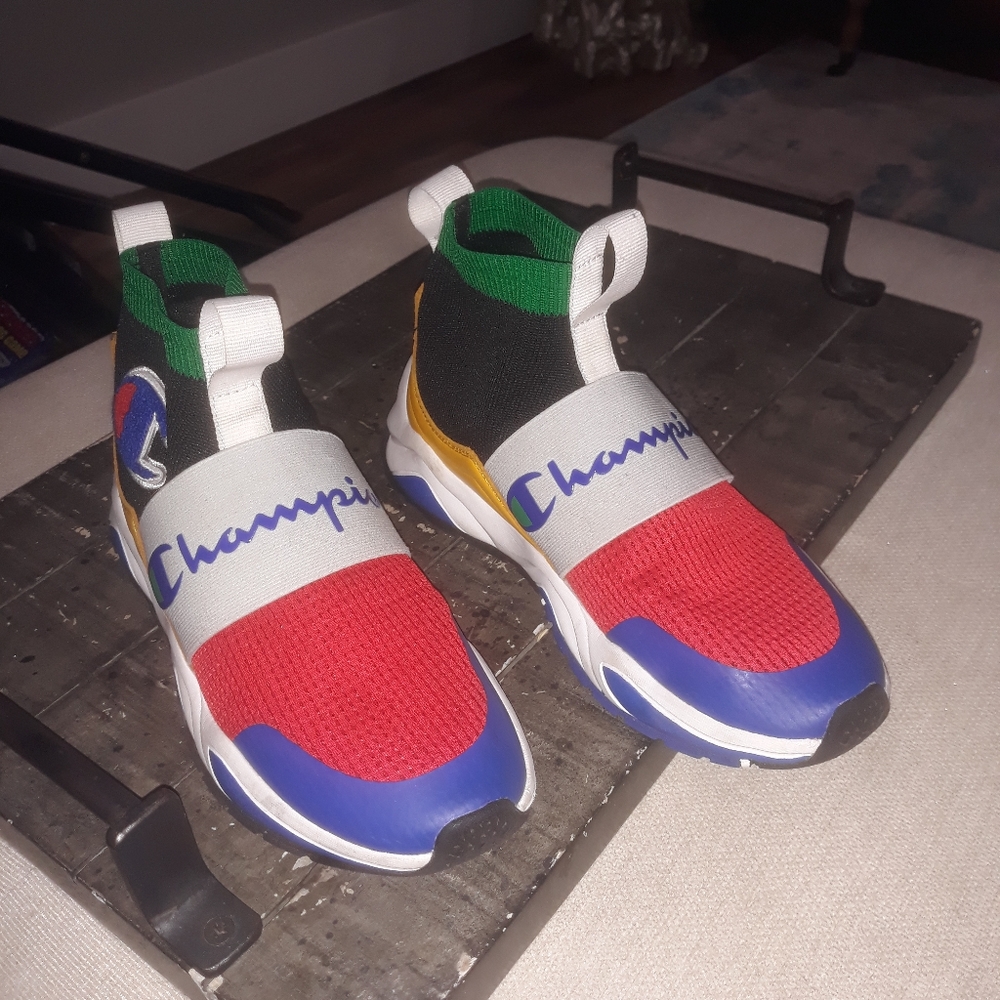 Champions. Size 7